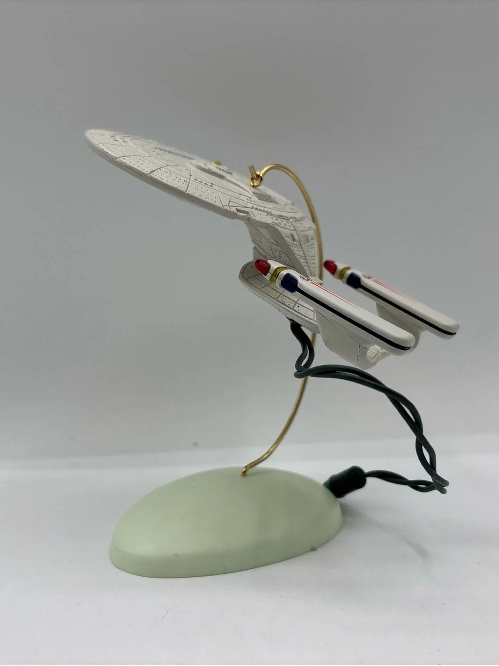 Hallmark Keepsake Ornament‎ 1993 Star Trek The Next Generation U.S.S. Enterprise